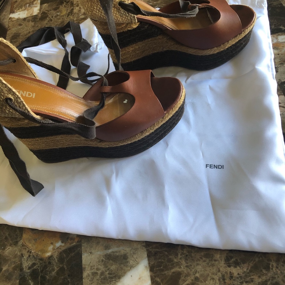 FENDI wedges. - Picture 5 of 5